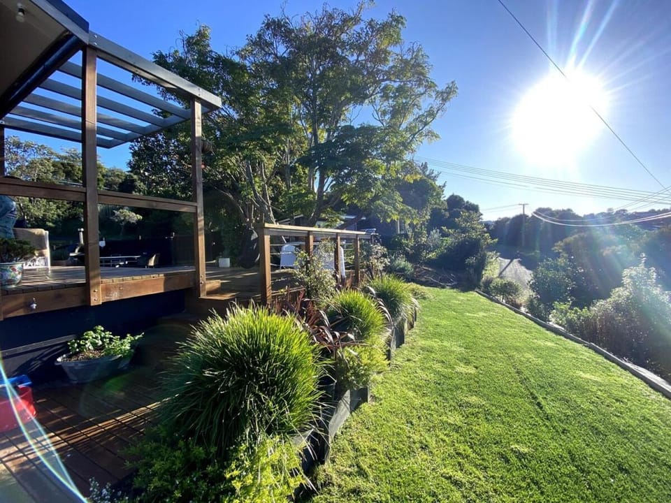 Family home - stunning sea views! House in Auckland Region