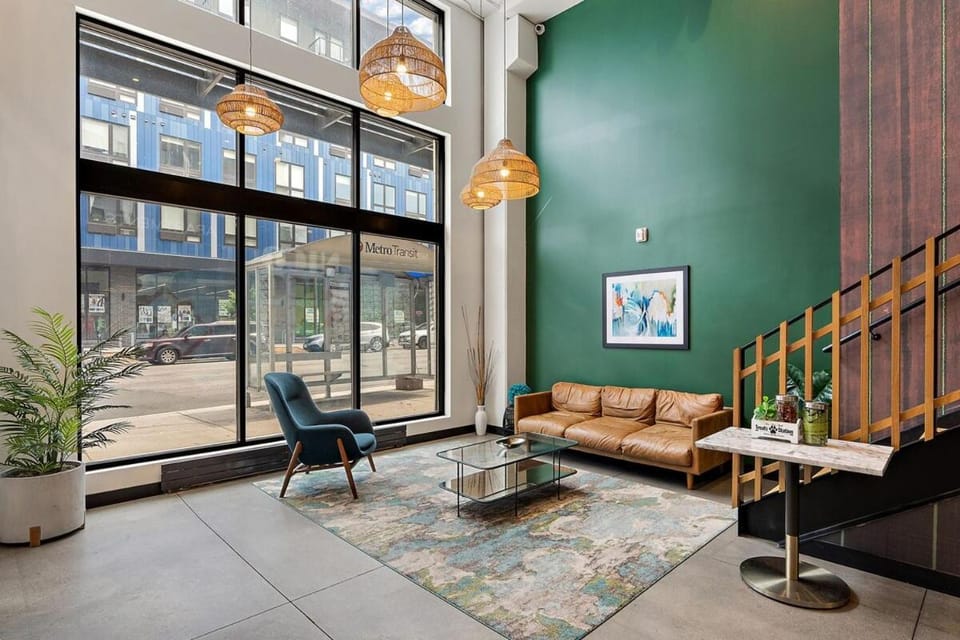 W322 Cozy Luxury 1Bedroom Condo In Downtown Minneapolis, Minutes From Minneapolis Convention Center & US Bank Arena Apartment in Loring Park