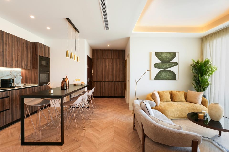 Living room, Dining area