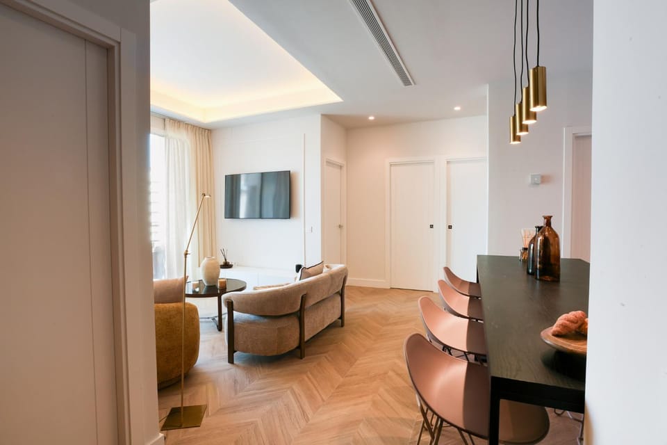 TV and multimedia, Seating area