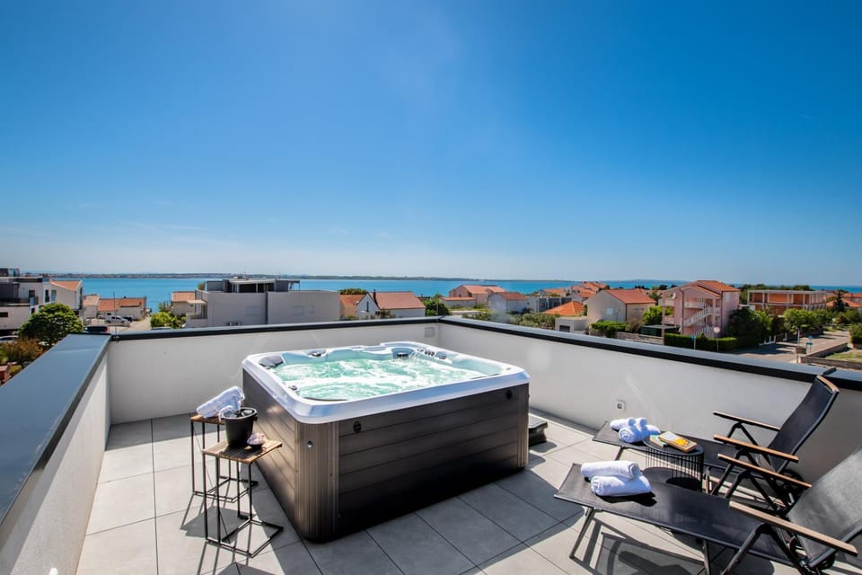 Hot Tub, Hot Tub, Balcony/Terrace, Sea view