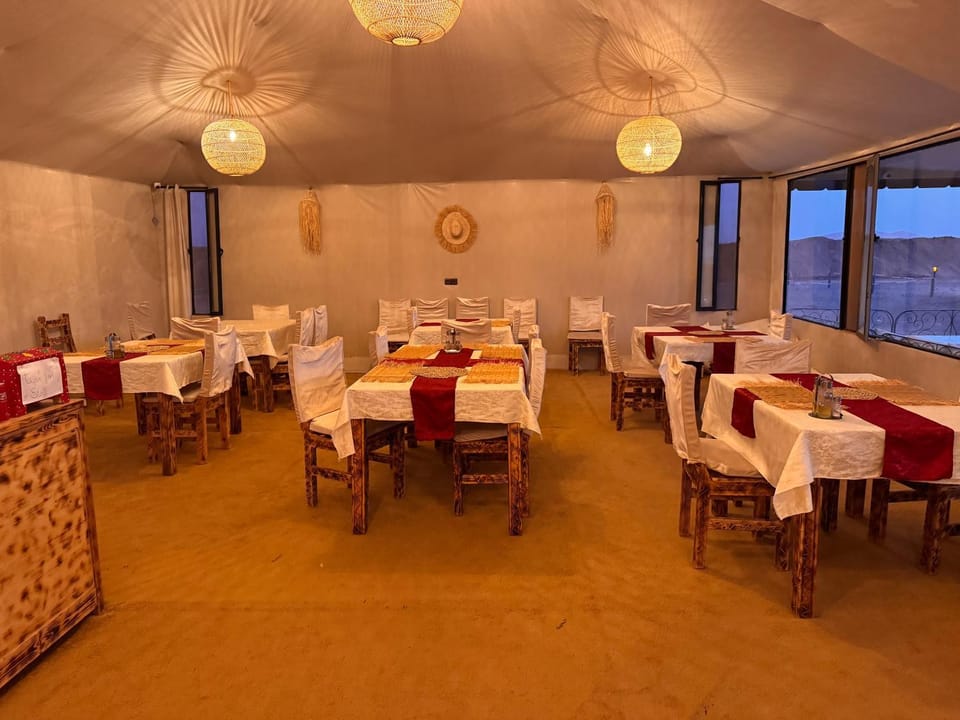 Restaurant/places to eat, Seating area
