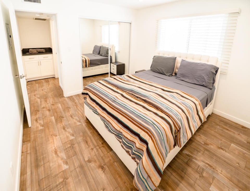 Bed, Photo of the whole room