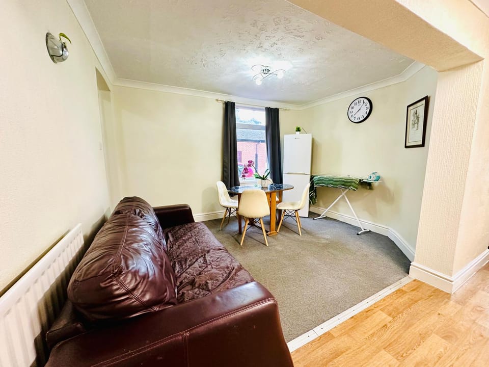 Cozy Corner Stoke Apartment in Stoke-on-Trent