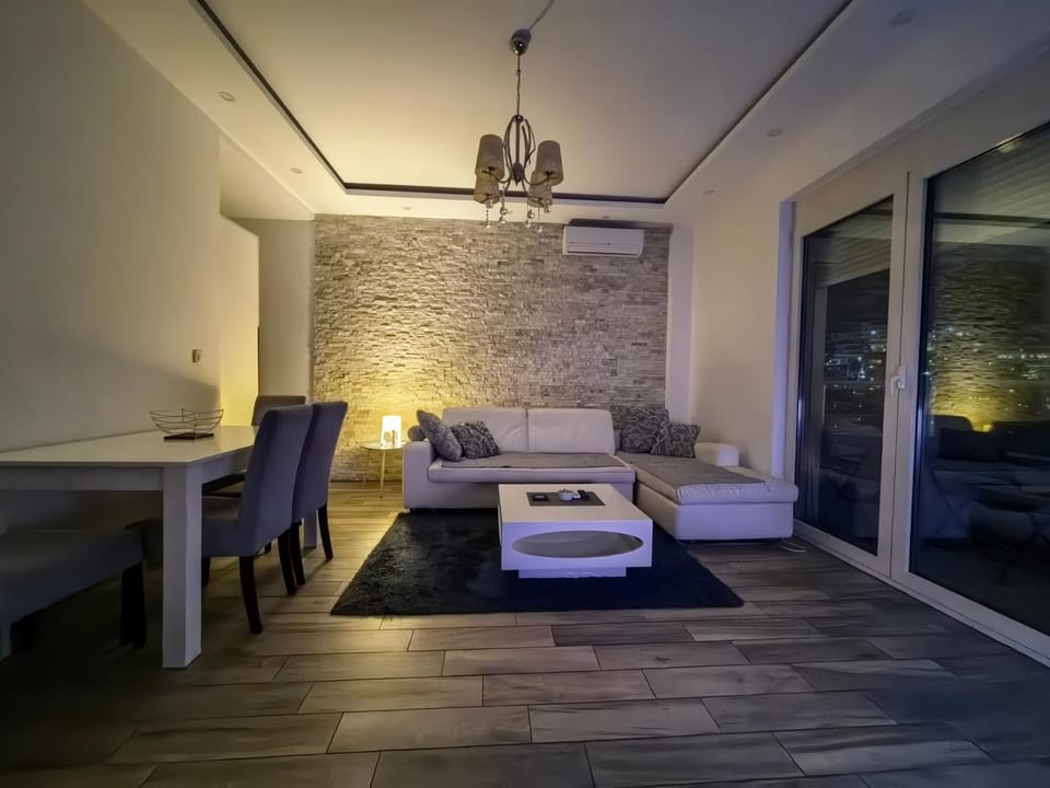 Living room, Photo of the whole room, Dining area, furniture, air conditioner