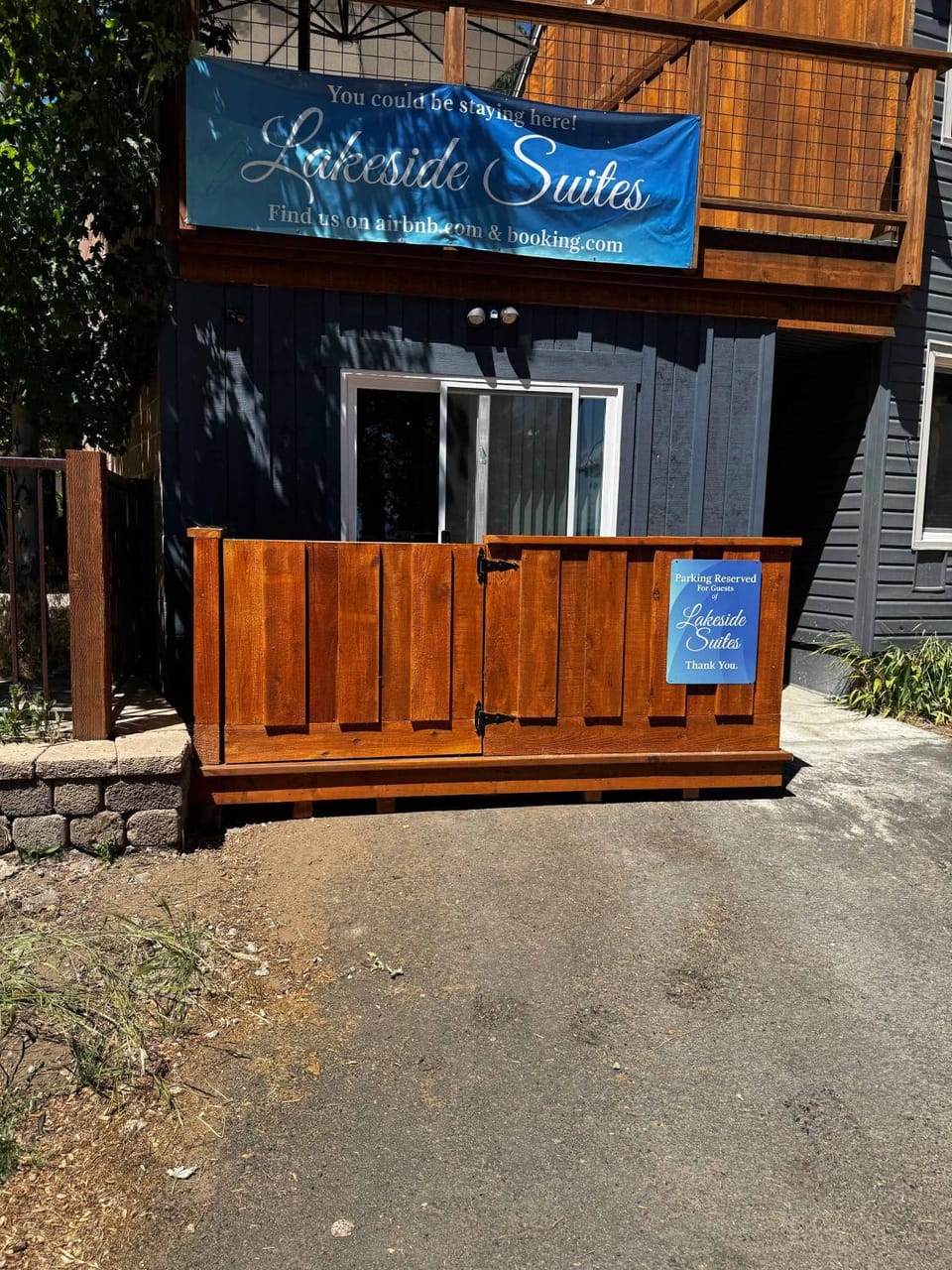 #9 Lakeside Location Beach Access View BalconyDog Apartment in Kings Beach