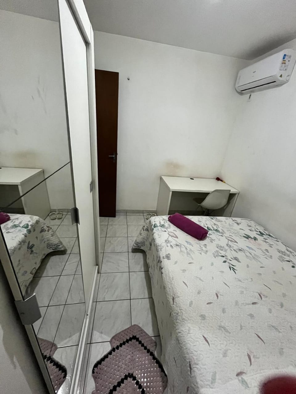 Quarto Privativo em Condomínio Apartment in State of Goiás
