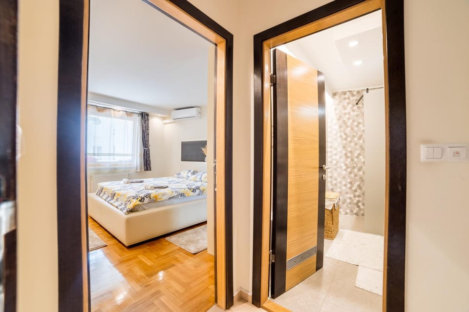 Bathroom, Photo of the whole room, Bedroom