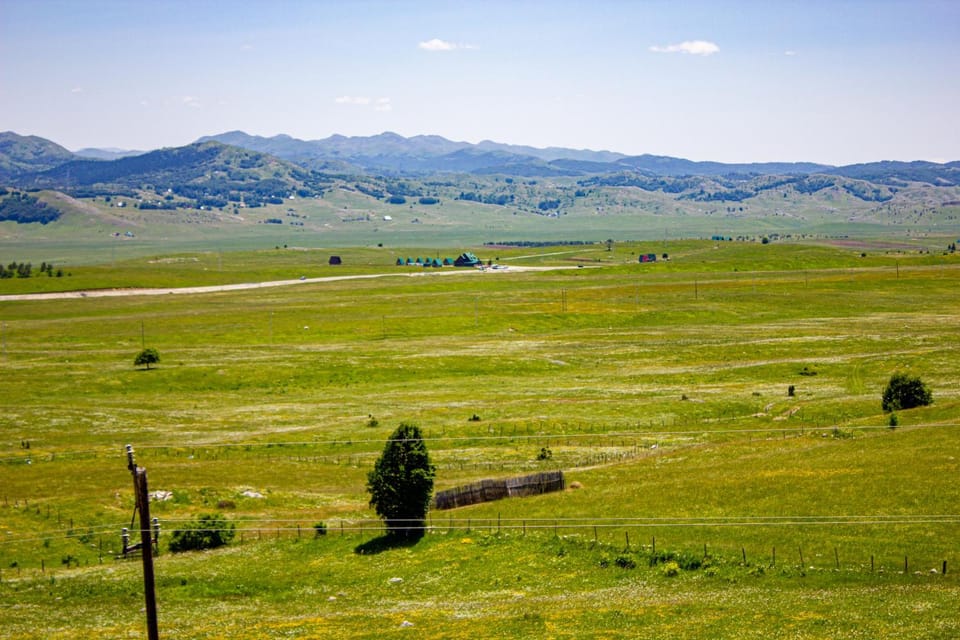 Nearby landmark, Off site, Day, Natural landscape, Summer, Mountain view