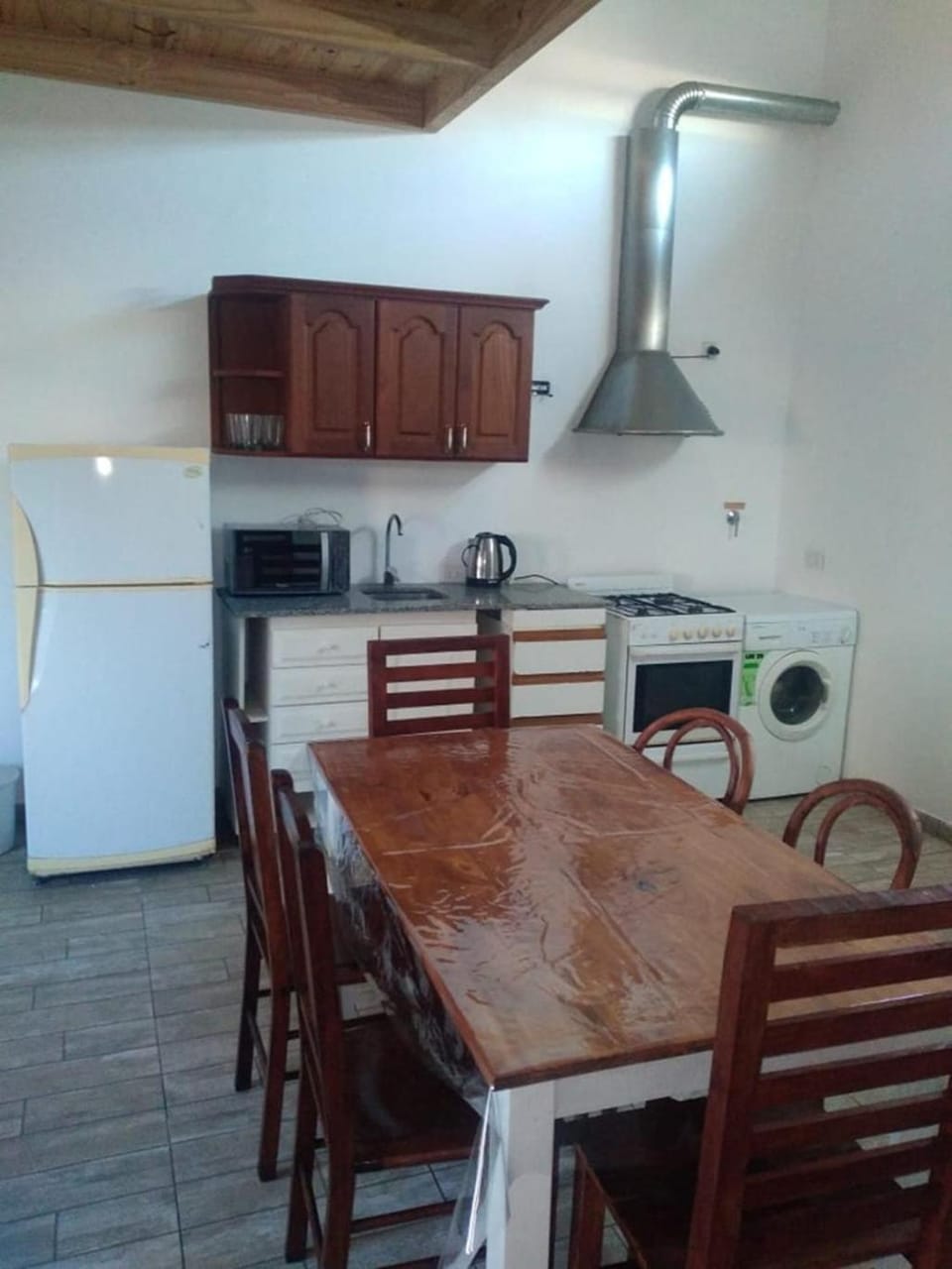 Dining area, kitchen