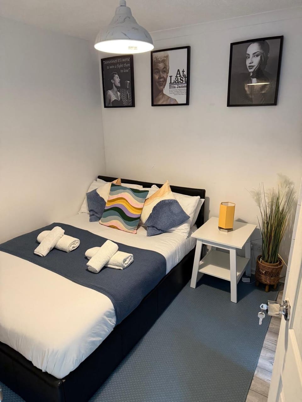 Flamingo Short Lets Greenleys House in Aylesbury Vale