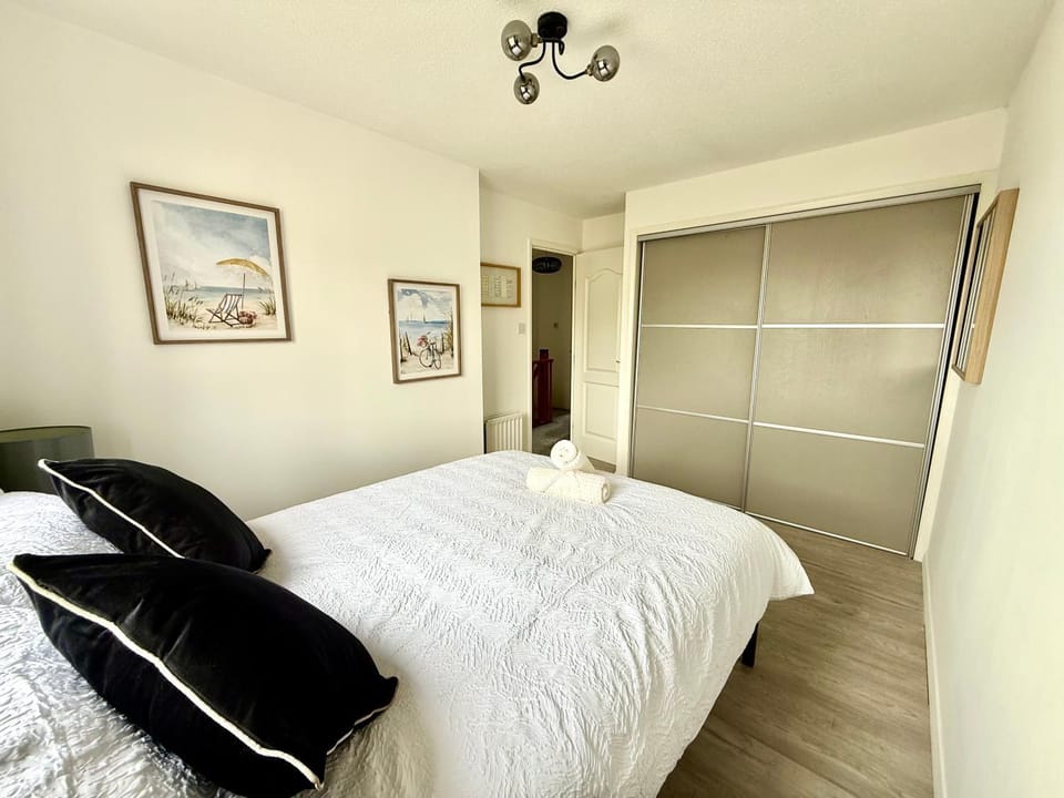 Kings Luxury Home - Free Parking and Fast Broadband House in England