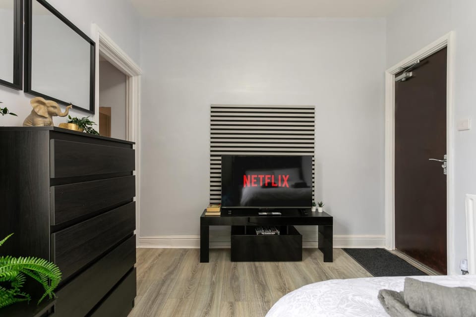 TV and multimedia, Bedroom, internet