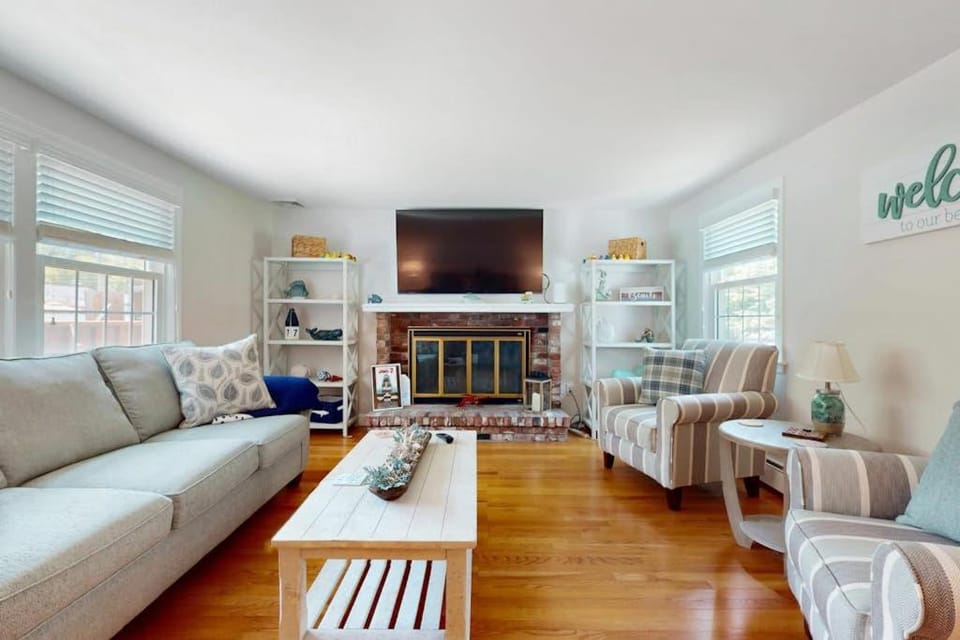 Sunroom Serenity House in South Yarmouth
