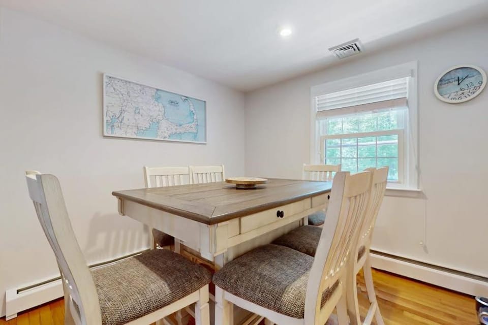 Sunroom Serenity House in South Yarmouth