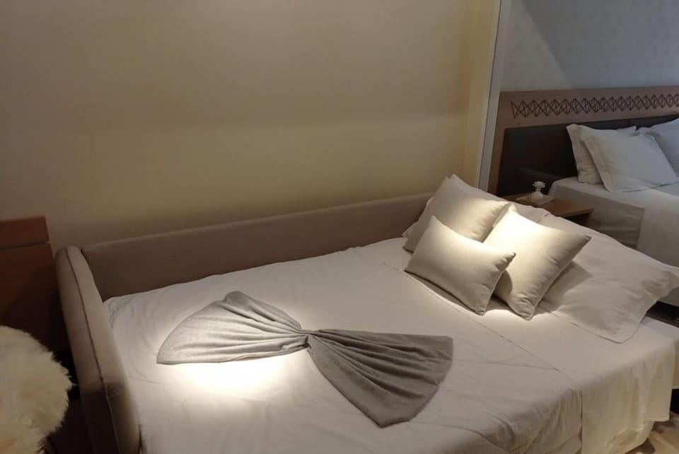 Bed, Living room