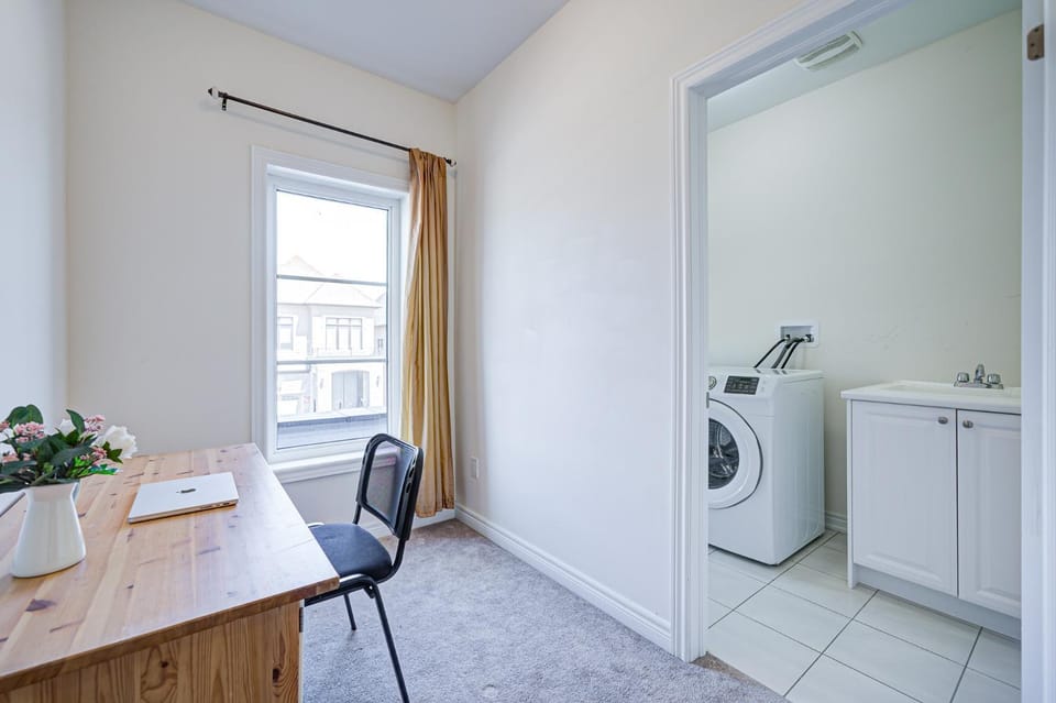 Seating area, washing machine, dryer