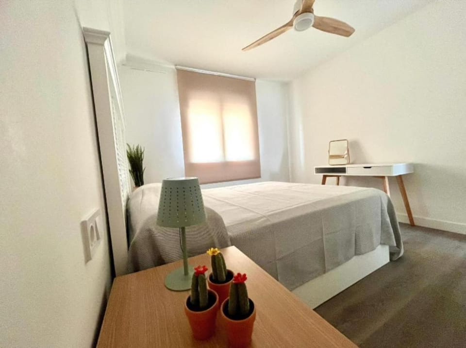 Photo of the whole room, Bedroom