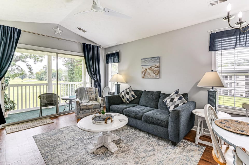 Pool Access & Golf View: Myrtle Beach Retreat! House in Carolina Forest