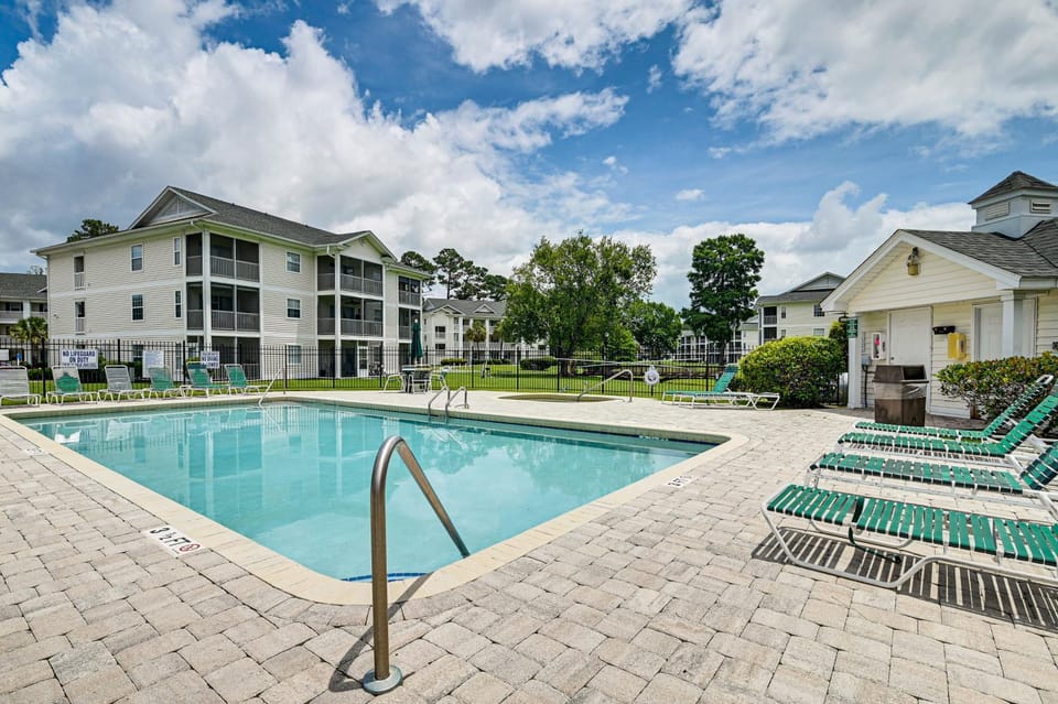 Pool Access & Golf View: Myrtle Beach Retreat! House in Carolina Forest