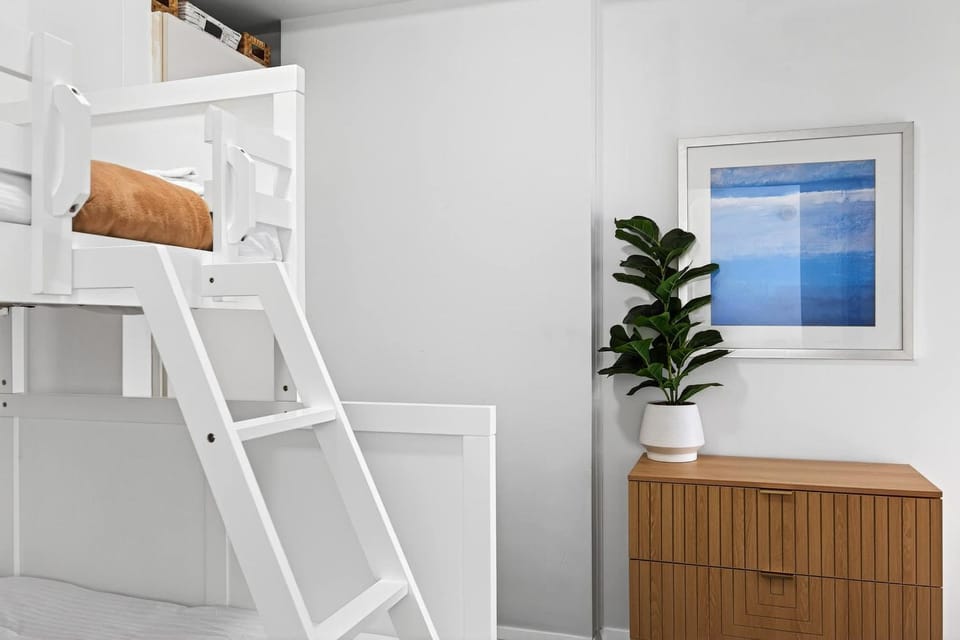 Stylish CBD Stay 2BR with Balcony & Wi-Fi Apartment in Perth