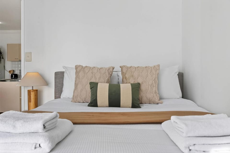 Stylish CBD Stay 2BR with Balcony & Wi-Fi Apartment in Perth