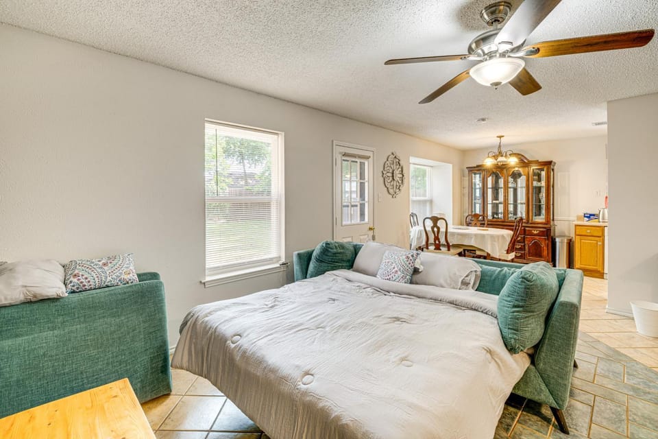 1 Mi to Denton Square: Family Home w/ Fenced Yard! House in Lake Lewisville