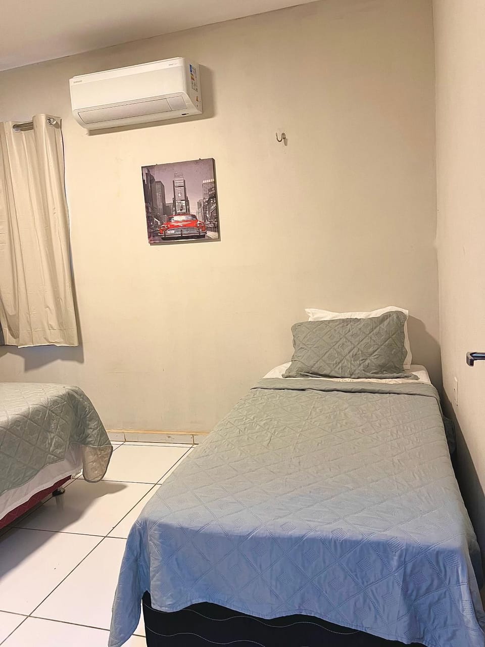 Bed, Bedroom, air conditioner