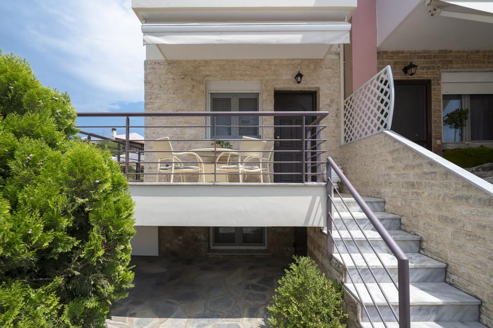 Nikiti Sea Breeze by Luxlikehome House in Nikiti