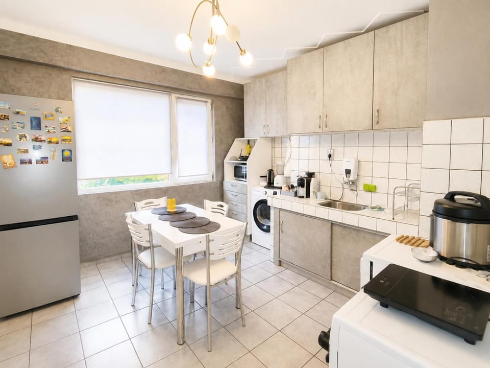 Kitchen or kitchenette, Communal kitchen, kitchen, kitchen