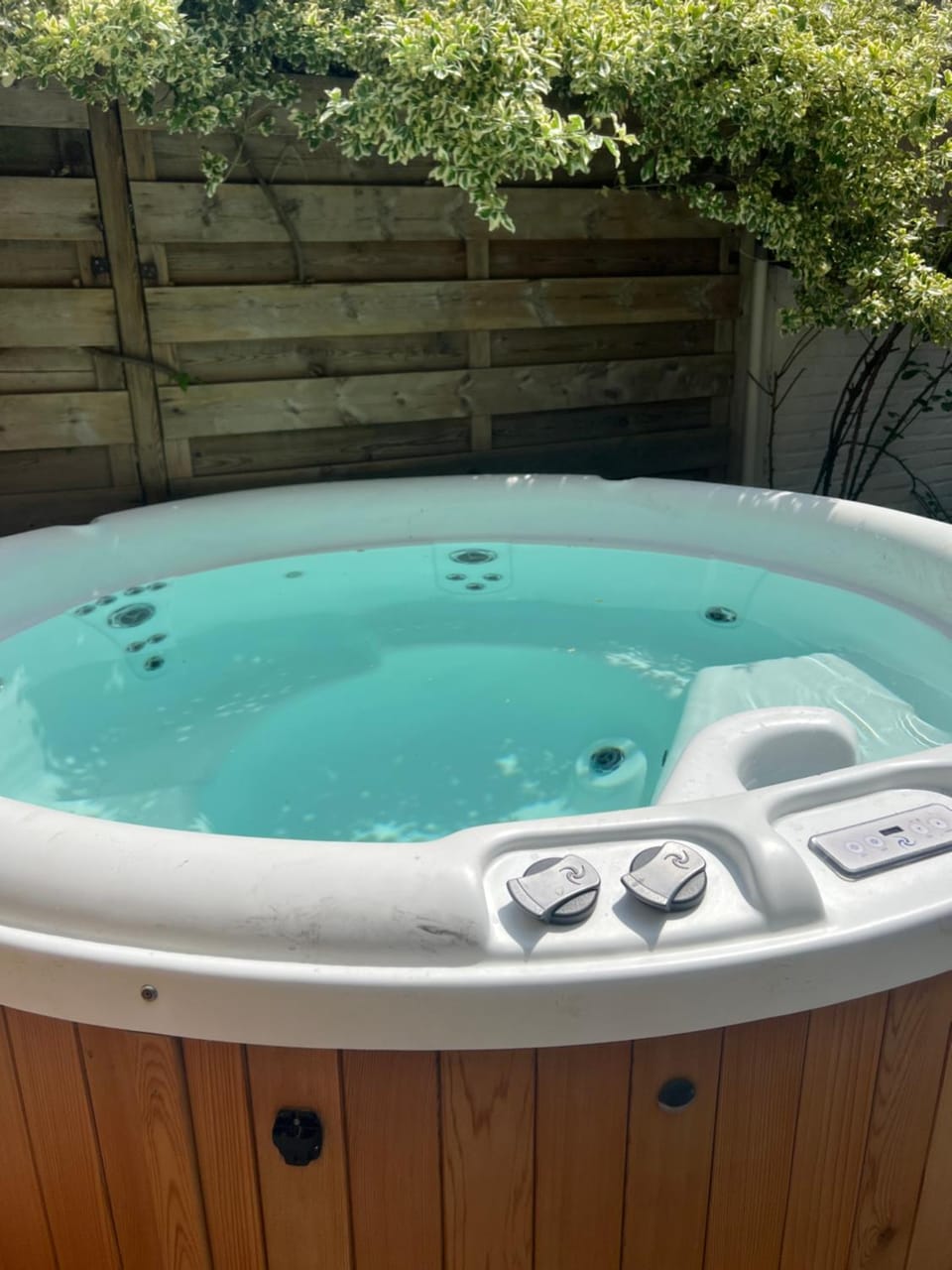 Hot Tub, Hot Tub