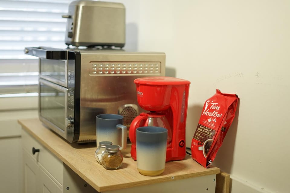 Coffee/tea facilities, toaster