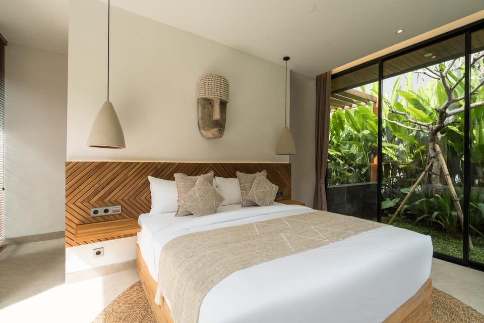 Bed, Photo of the whole room, Bedroom, air conditioner