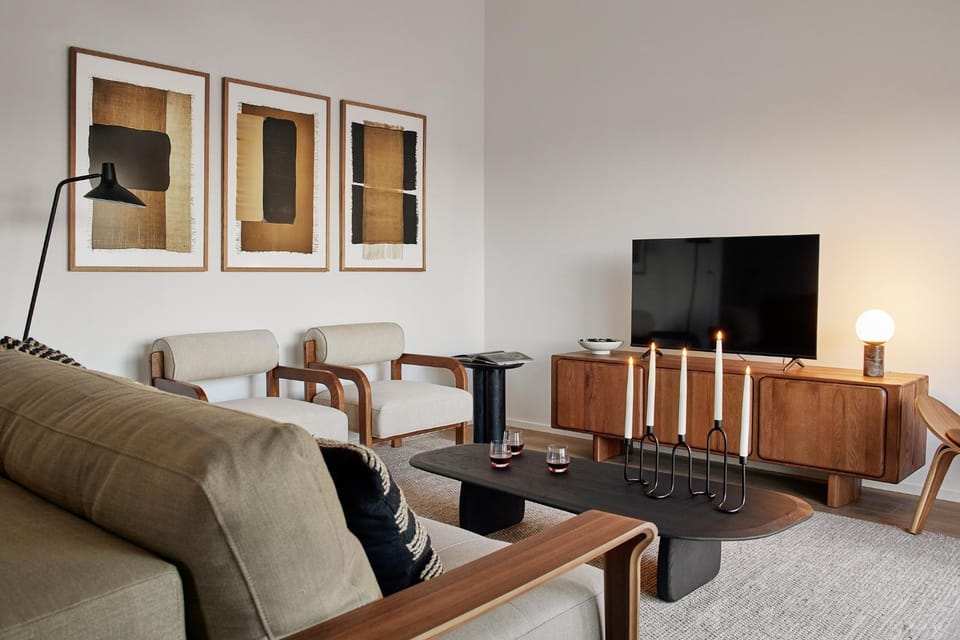 Communal lounge/ TV room, TV and multimedia, Living room, Seating area, Evening entertainment