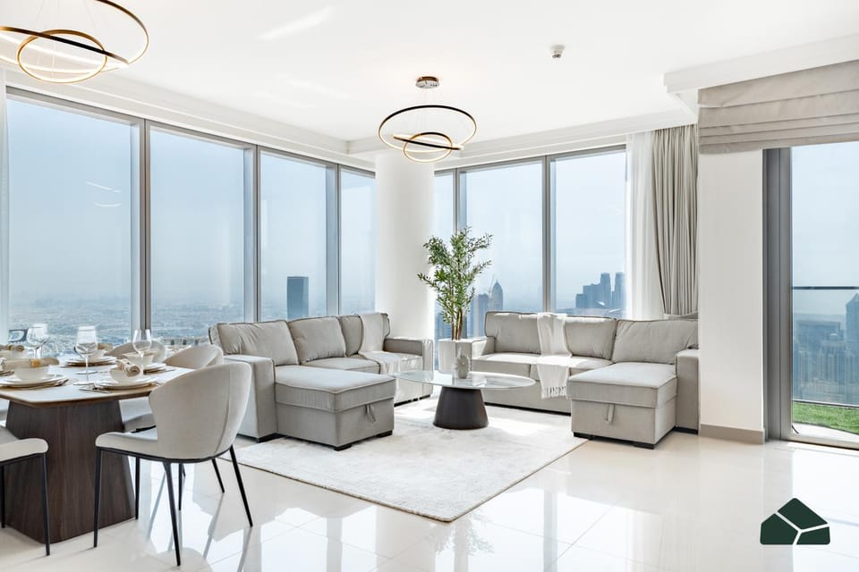 Day, Living room, Seating area, Dining area, City view