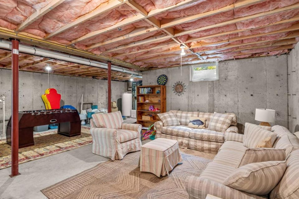 Gorgeous Modern Cottage with Beautiful Outdoor Living and Foosball Table in Massachusetts House in Vineyard Haven