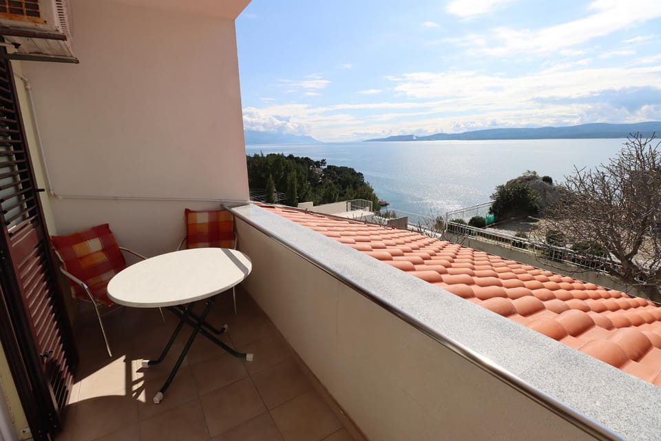 View (from property/room), Balcony/Terrace, Seating area, Dining area, Sea view