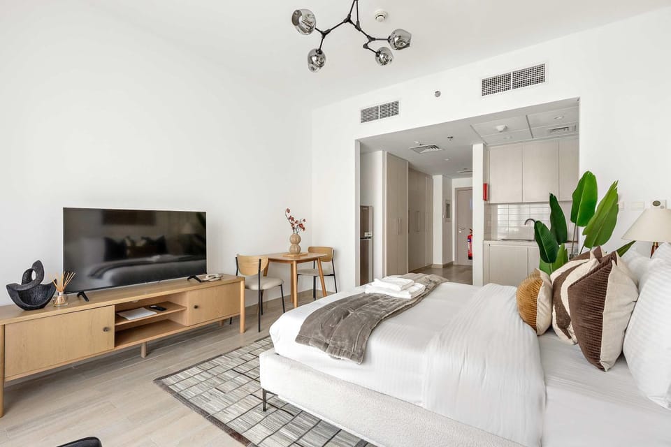 TV and multimedia, Seating area, Bedroom