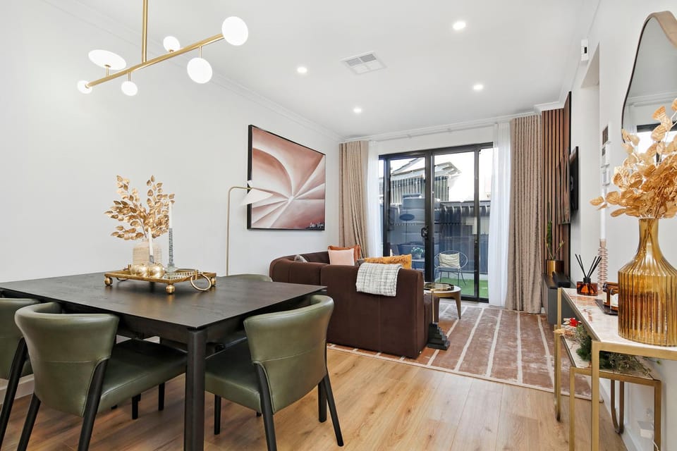 Living room, Seating area, Dining area