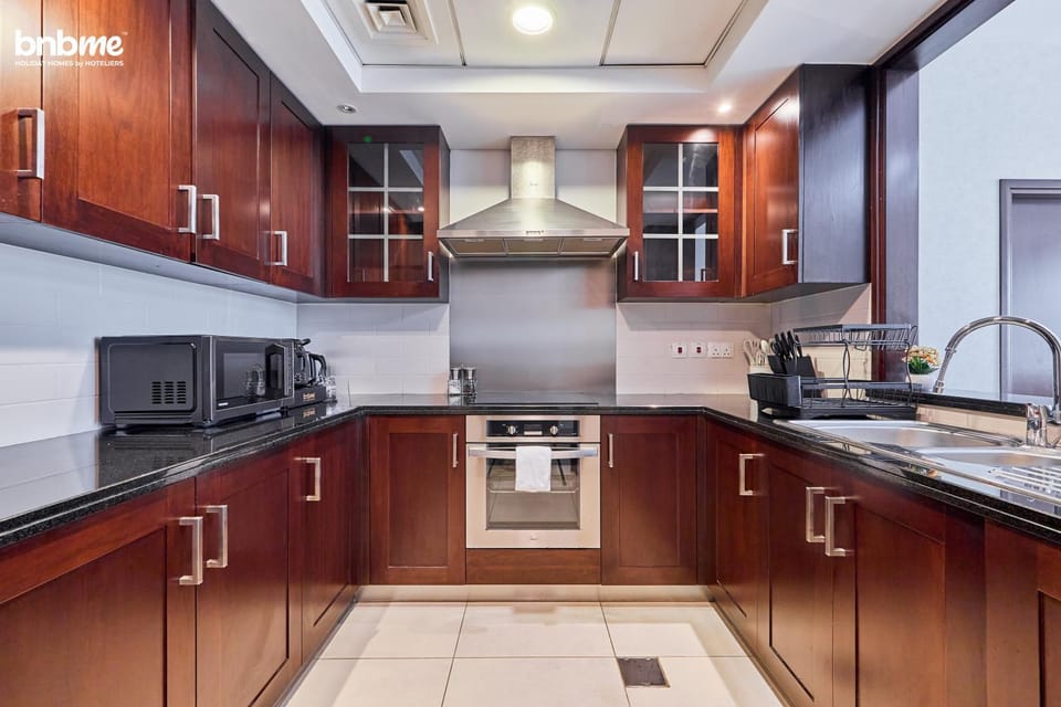 Kitchen or kitchenette, oven, pet friendly, stove, toaster