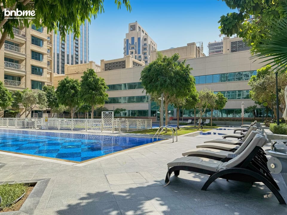 Day, Swimming pool, Swimming pool, sunbed