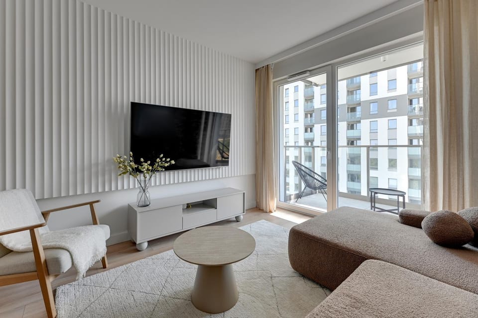 Communal lounge/ TV room, TV and multimedia, Living room, Seating area, Evening entertainment