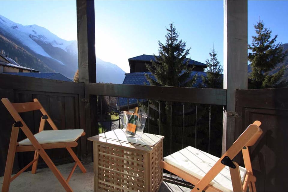 Balcony/Terrace, Mountain view