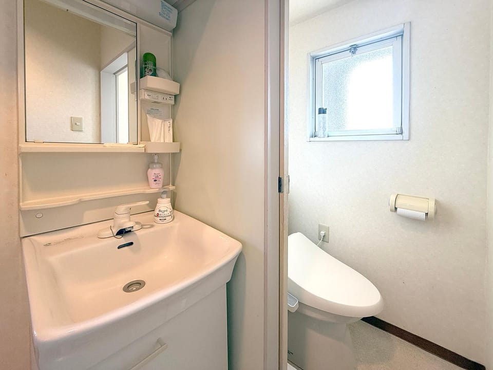 Toilet, Bathroom