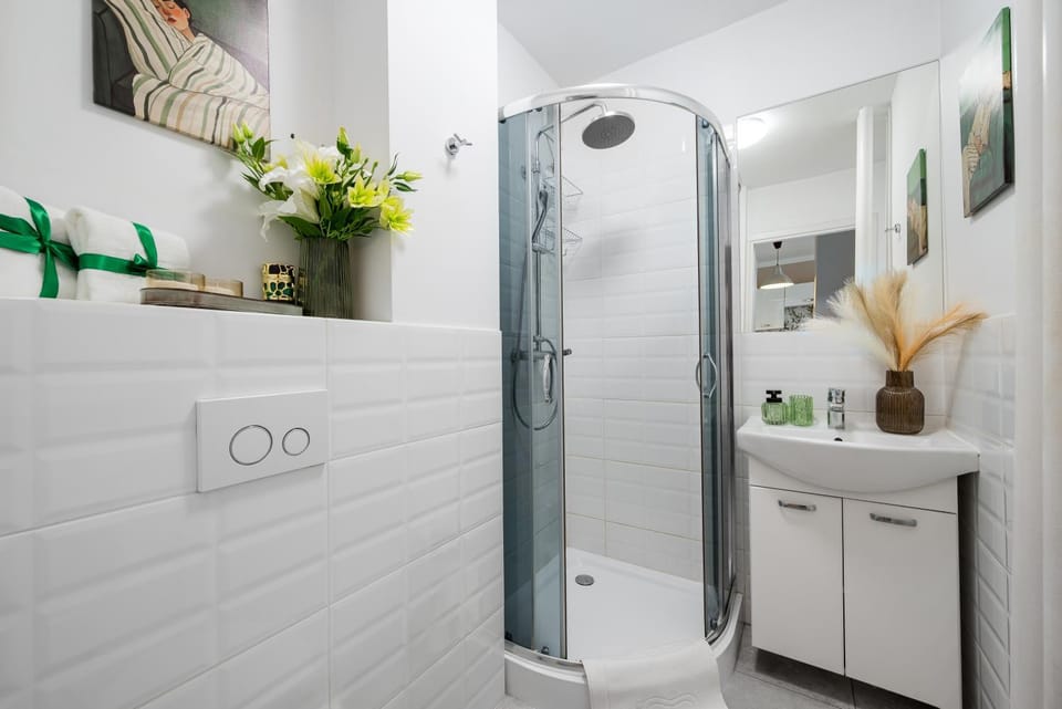 Shower, Bathroom, towels