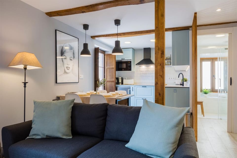Kitchen or kitchenette, Seating area, Dining area