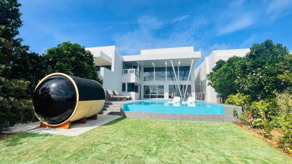 Property building, Garden, Garden view, Pool view, Swimming pool