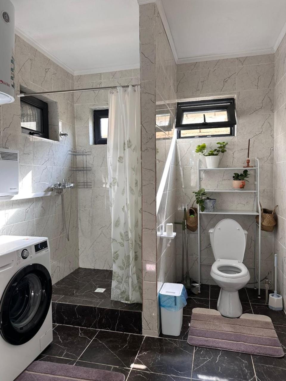 Shower, Toilet, Bathroom, towels, washing machine