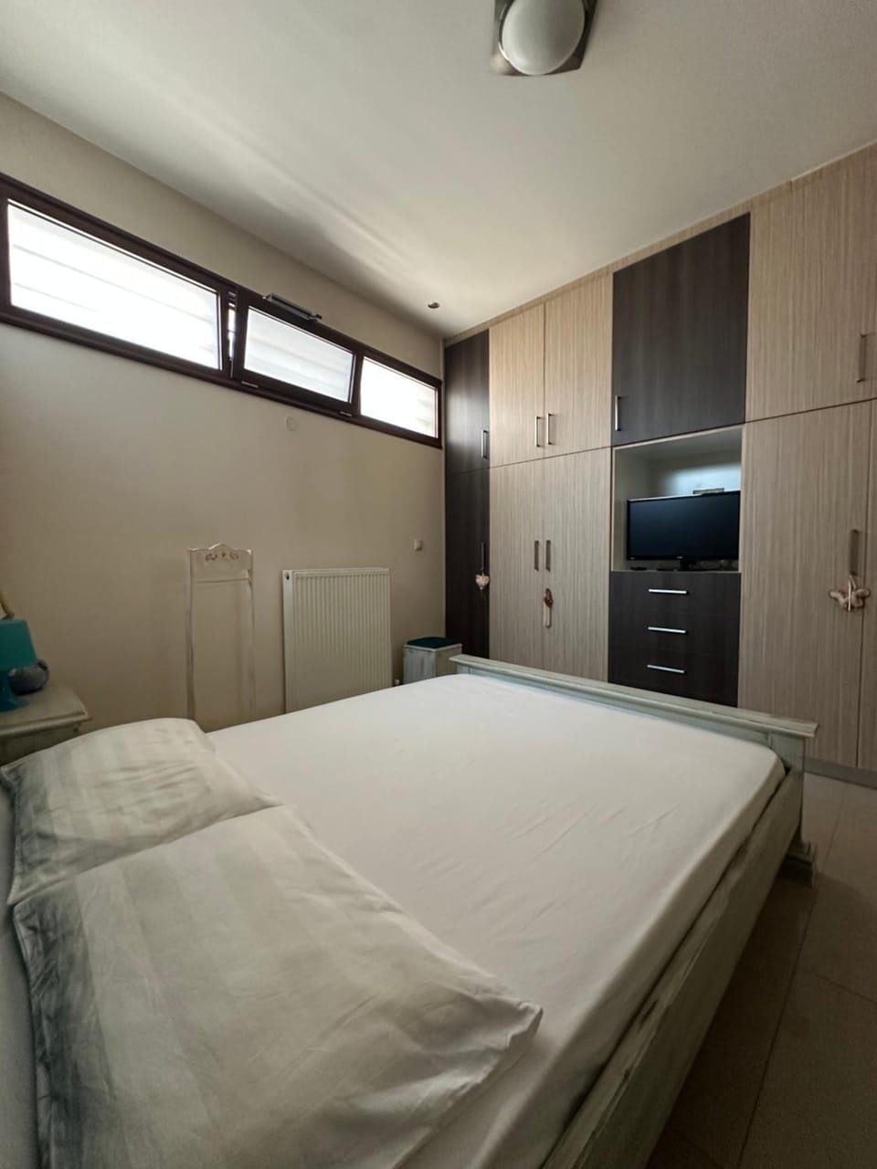 Bed, Kitchen or kitchenette, Photo of the whole room, wardrobe