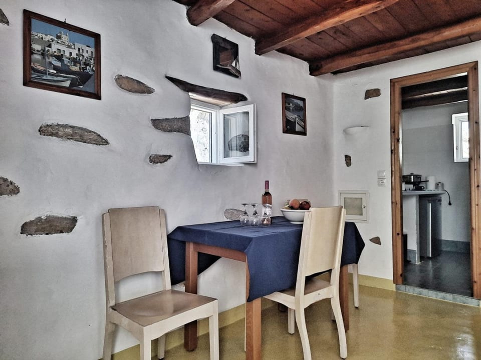 Karnagio - Traditional Seafront House House in Koufonisia